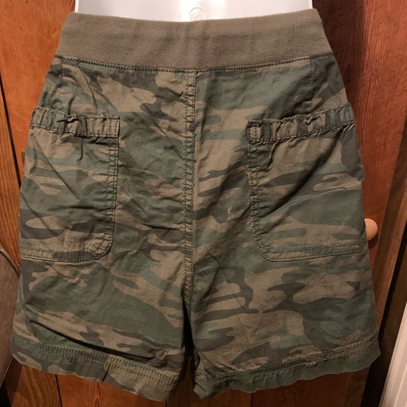 A New Approach Camouflaged Shorts - Picture 7 of 13